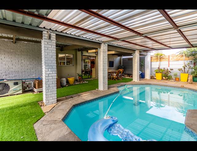 5 BEDROOM FREESTANDING SOLD IN VAN RIEBEECKSTRAND